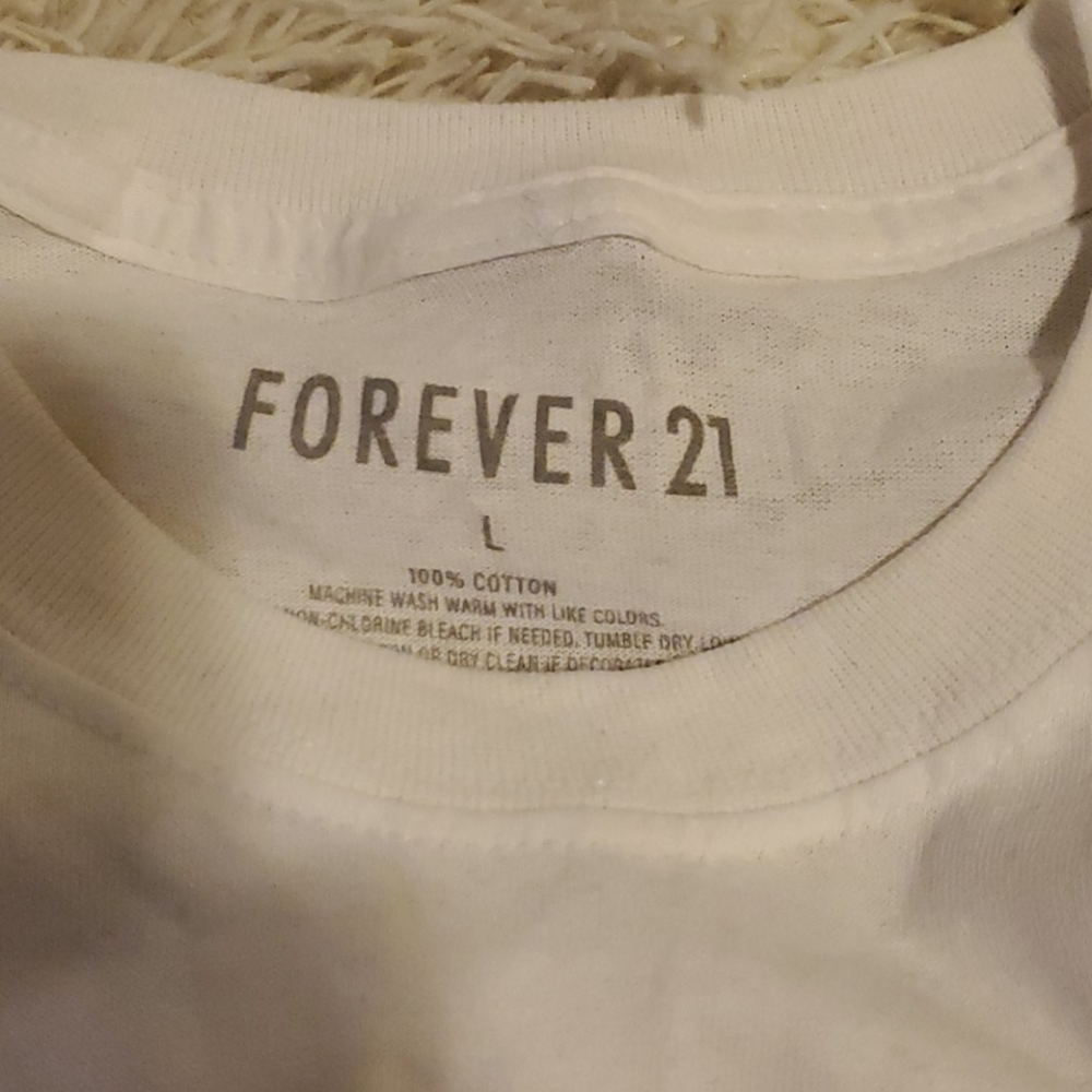 TShirt - Picture 3 of 3
